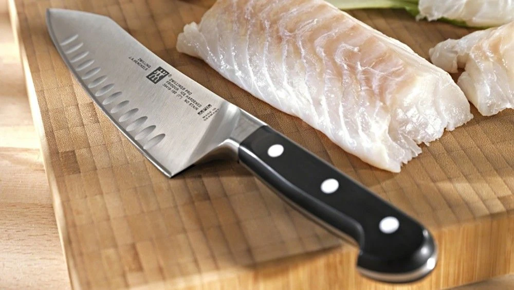 Zwilling Pro 18cm Rocking Santoku With Hollow Edge (38418-181-0) - Image 2