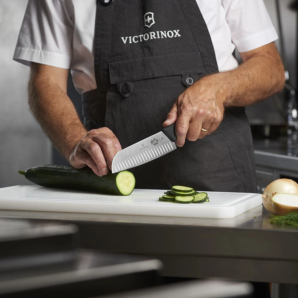 Victorinox Fibrox 17cm Santoku Knife Fluted (5252317) - Image 2