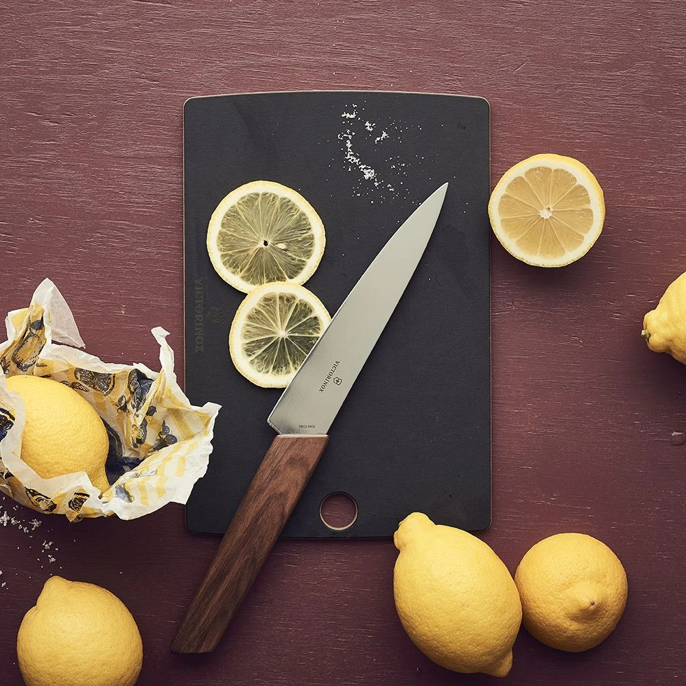 Victorinox Swiss Modern Walnut 22cm Carving Knife (6901022G) - Image 3