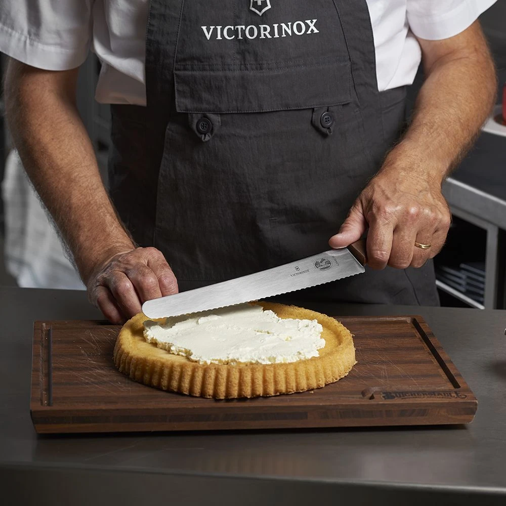 Victorinox Wood 26cm Pastry Knife With Serrated Edge (5293026G) - Image 3